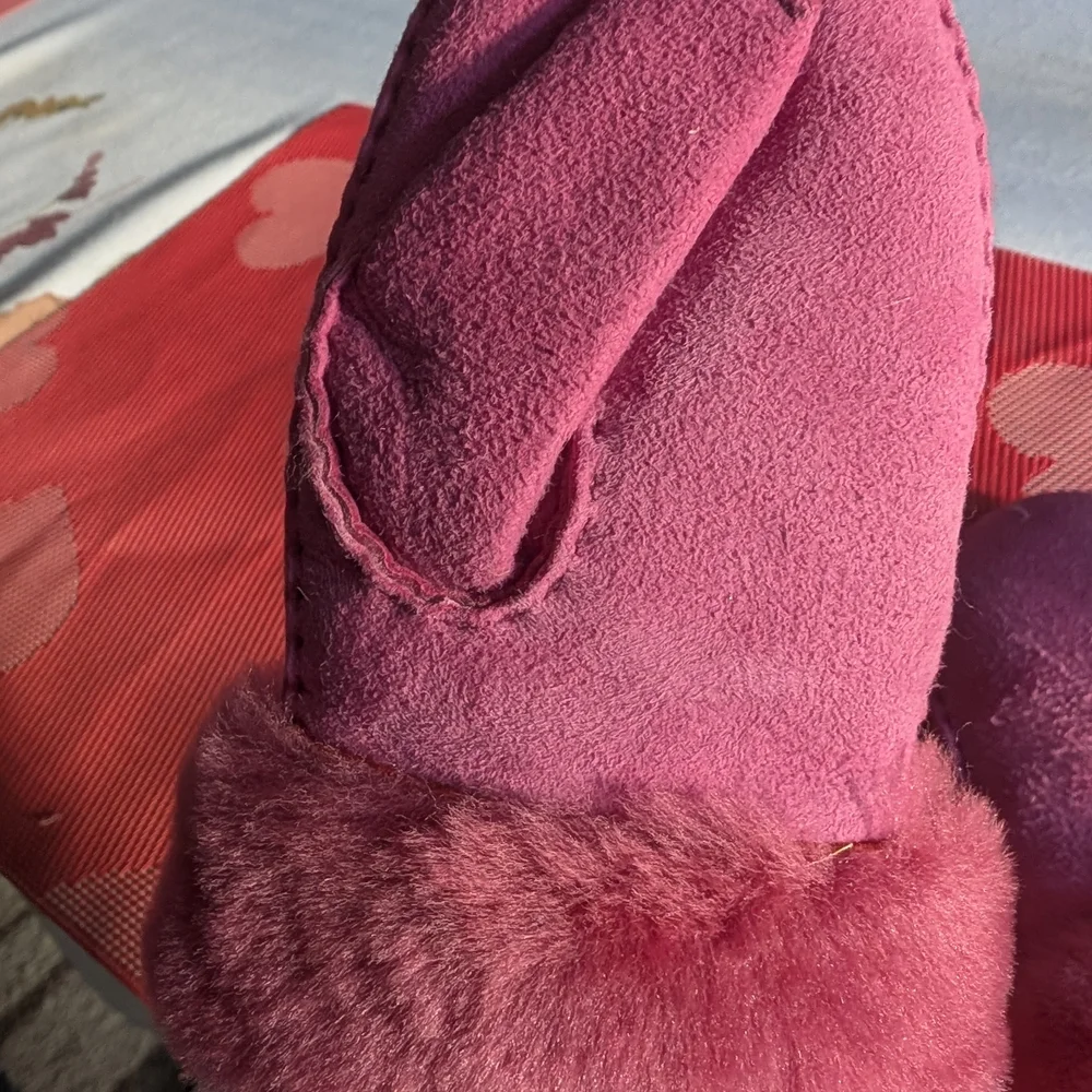 UGG Kids Pink Mittens